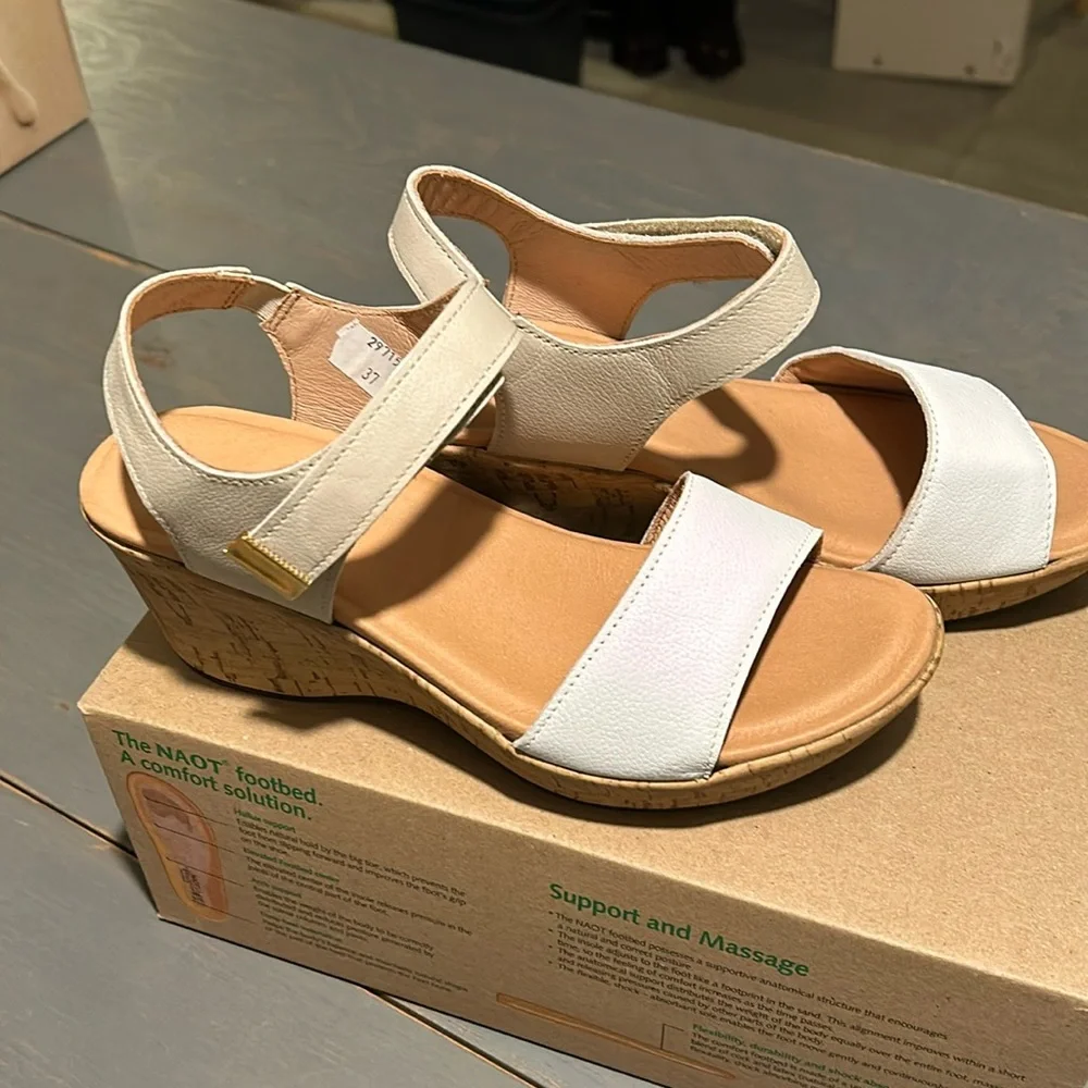 Naot Summer Leather Platform Wedge in white and Ivory - Picture 1 of 3
